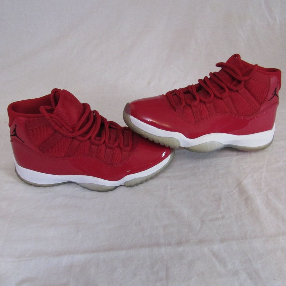 Jordan 11 Retro Win Like 96 Size 8.5